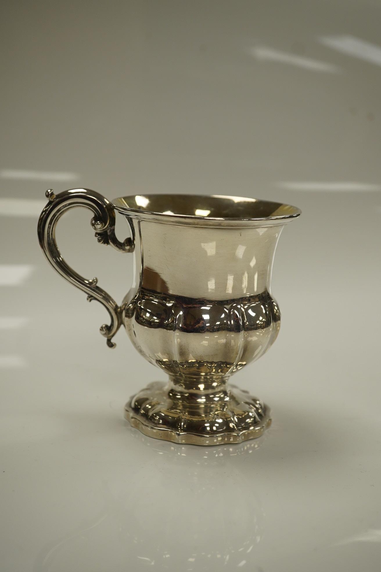 An early Victorian silver pedestal christening cup, by The Barnards, London, 1838, 92mm, 131 grams. Condition - good